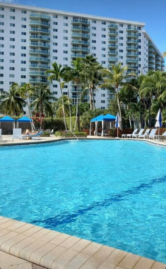 Zen Vacation Rentals Modern Penthouse Across Ocean Miami Beach Exterior foto